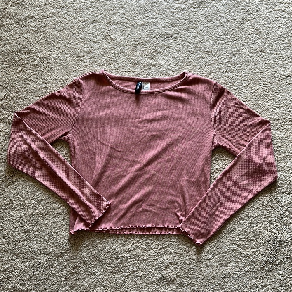 Pink long sleeve Divided crop top with scalloped edges, size medium